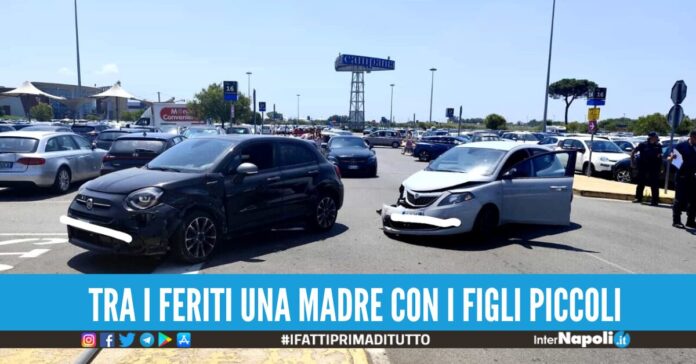 scontro centro commerciale campania