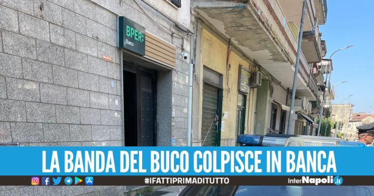 Rapina in banca a Grumo Nevano, bottino da 100mila euro