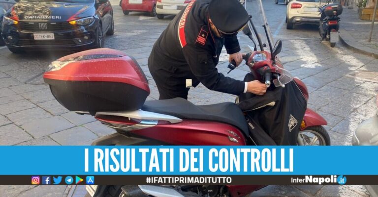 Controlli a Napoli: 16 scooter sequestrati, 11mila euro di multe e 8 persone denunciate