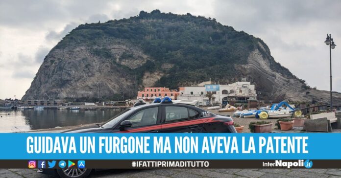 Fugge da Qualiano per rubare a Ischia, preso dopo il furto in barca