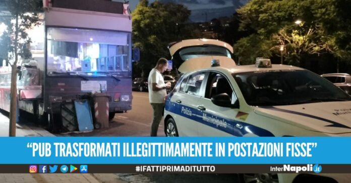Multe e sequestri ai paninari del Lungomare di Napoli, 15 kg di alimenti 'pericolosi'