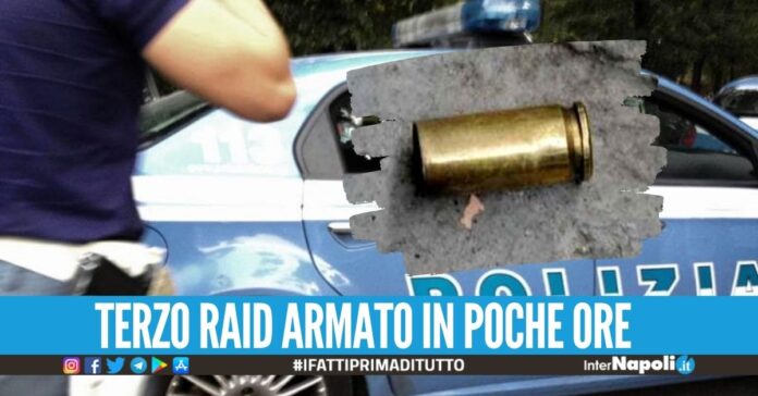 Agguato in strada a Napoli, spara un colpo contro un 19enne