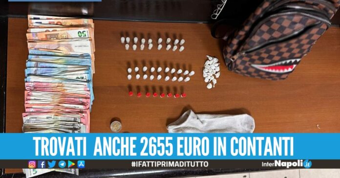 Beccato con la droga nel calzino, arrestato 36enne a Scampia