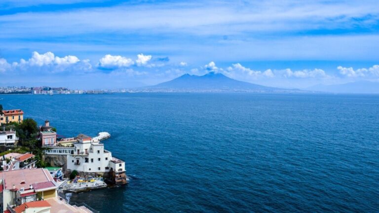 I migliori piani per l'estate 2024 a Napoli