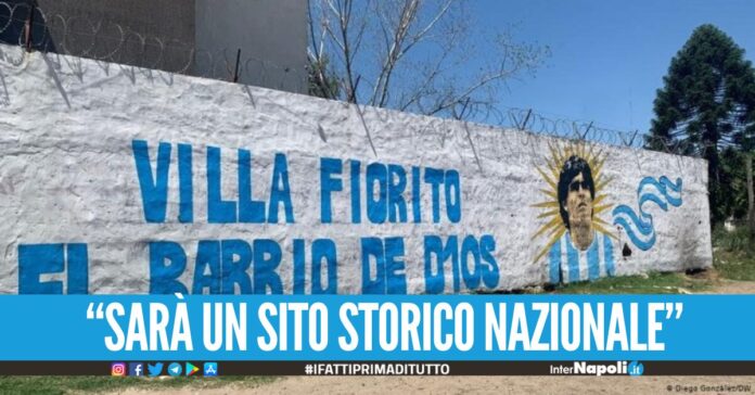 Statua d'oro per Diego Armando Maradona a Villa Fiorito
