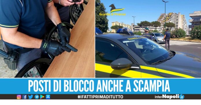 Spunta una pistola tra i cespugli a Napoli, sequestrata l'arma modificata