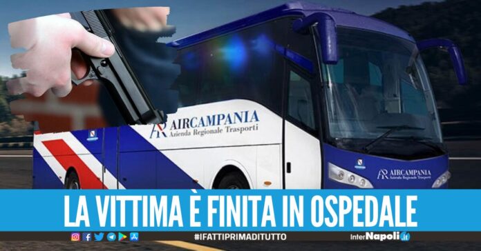 Violenza sul bus a Casoria, baby gang tenta di rapinare una donna ferita al volto