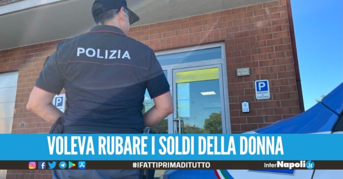 Tenta di rapinare la compagnia nell'ufficio postale a Piscinola