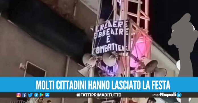 Vergogna alla festa a Brusciano, spunta la frase fascista sul giglio