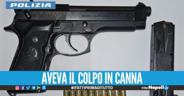 Calibro 9 con matricola abrasa nascosta nei pantaloni, 21enne arrestato a Napoli