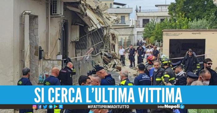Crollo della palazzina a Saviano, trovato senza vita il corpo dell'anziana