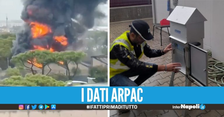 Autorimessa in fiamme a Napoli, la pioggia ha aiutato a spegnere l’incendio