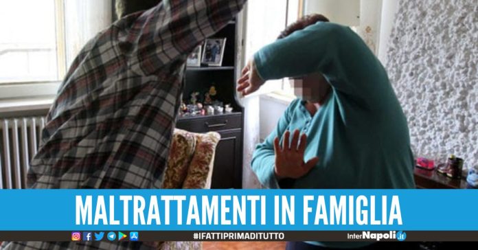Minaccia e aggredisce la madre arrestato 43enne napoletano a Pianura