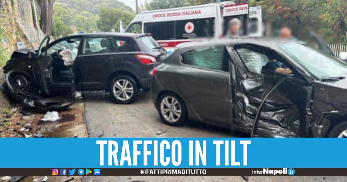 Scontro tra auto a Castellabate, due feriti lungo la Via del Mare