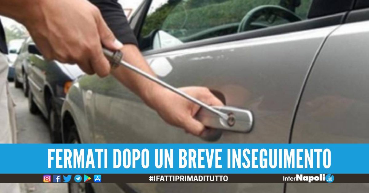 Rubano una Panda fuori la scuola a Casalnuovo, due arresti a Casoria
