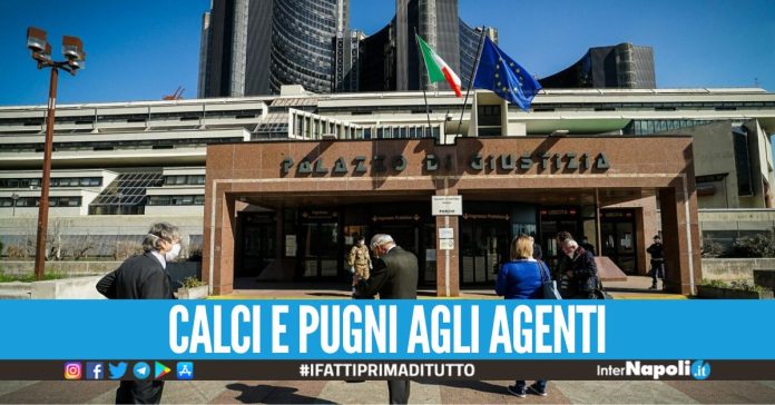 Paura al Tribunale di Napoli, detenuto tenta la fuga durante l'udienza