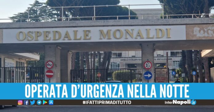 Accusa un malore appena atterrata a Napoli, turista americana salvata al Monaldi