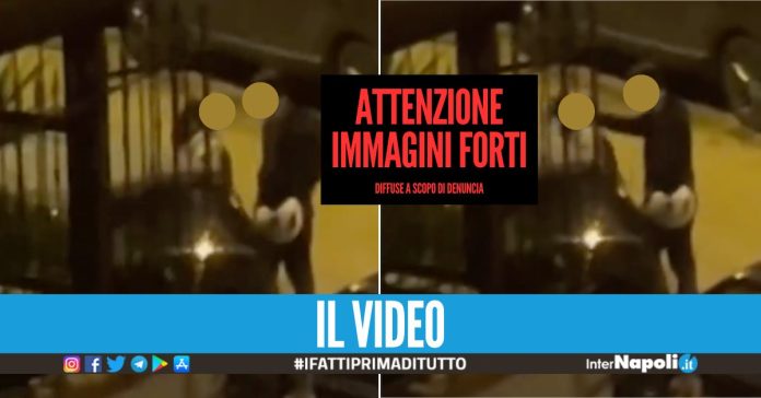 Choc a Casoria, picchia e minaccia la fidanzata in strada: Ti spacco la testa nel vetro