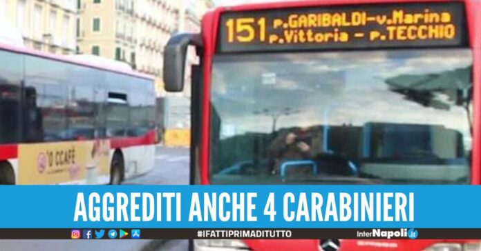 Conducente picchiato da un passeggero ubriaco a Poggioreale un arresto sul bus Anm