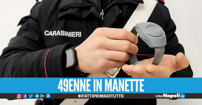 Napoli, tenta di avvicinarsi all'ex ma scatta l'allarme del bracciale antistalking: arrestato
