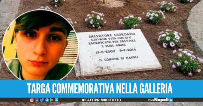 Targa in Galleria Umberto per Salvatore Giordano, il 14enne di Marano morì dopo la caduta di una pietra