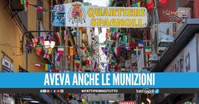 Sorpreso con una pistola a salve ai Quartieri Spagnoli, denunciato 15enne