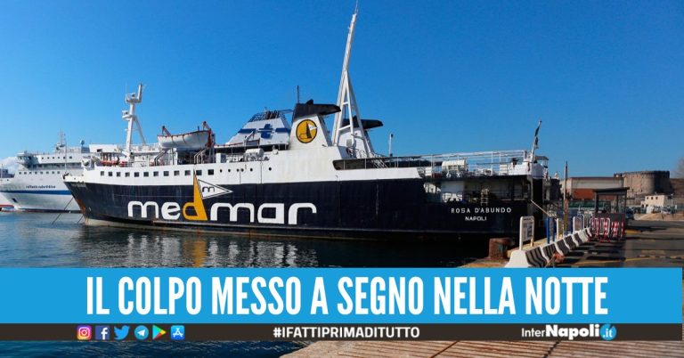 Furto con scasso alla biglietteria Medmar nel porto di Pozzuoli, ladri via con un bottino da 50mila euro