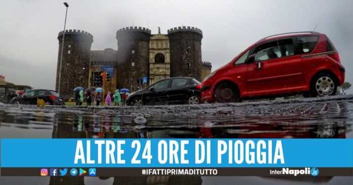 Allerta meteo arancione: a Napoli chiusi Maschio Angioino, pontile di Bagnoli e impianti sportivi all'aperto
