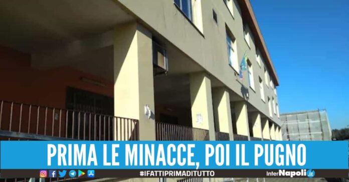 Choc a scuola a Castel Volturno, alunno va in escandescenze e tira un pugno in faccia alla preside