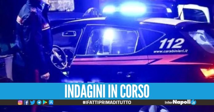 Paura a Pomigliano, bomba carta e spari contro una palazzina