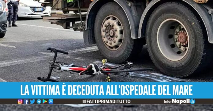 Tragedia a Napoli, Salvatore investito e ucciso in bici da un camion