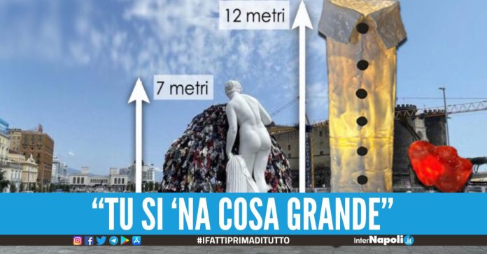 Un pulcinella gigante al posto della Venere degli Stracci nuova scultura in piazza Municipio