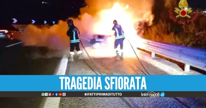 Auto in fiamme sull'A16, salvati i tre napoletani a bordo