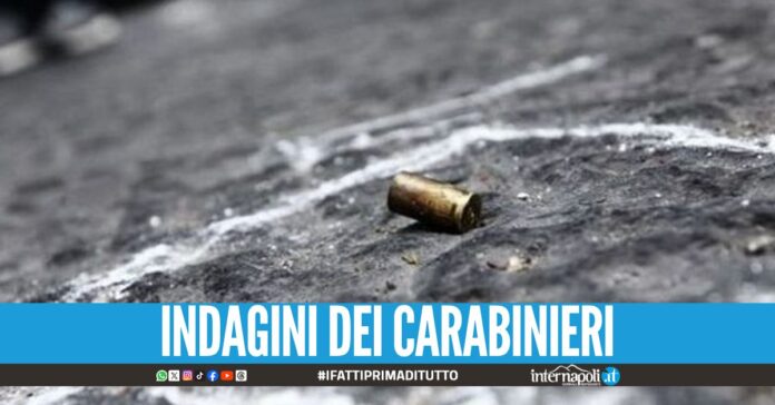 Colpi di pistola esplosi in strada e contro un negozio nel Napoletano....
