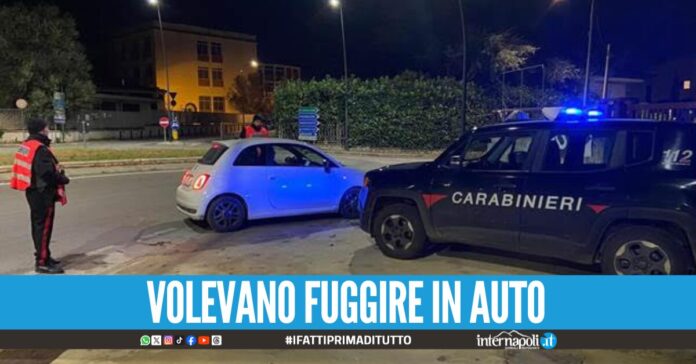 Controlli a Caserta, due giovanissimi beccati con cocaina e una mannaia
