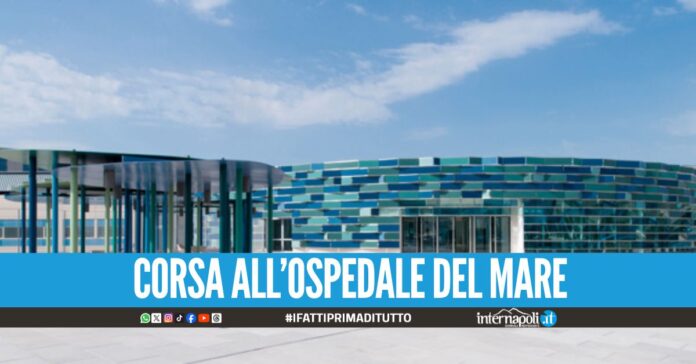 Incidente al Maximall Pompei, giovane operaio travolto dalla tettoia