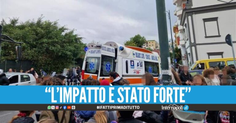 Investito fuori la scuola a Napoli, ragazzino portato al Santobono