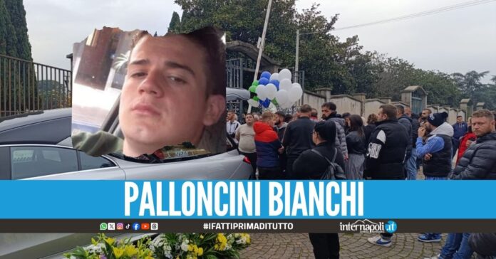L'ultimo saluto per Samuel, 18enne morto ad Ercolano