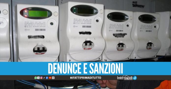 Furto di energia elettrica scoperti nel quartiere a Napoli, due denunciati