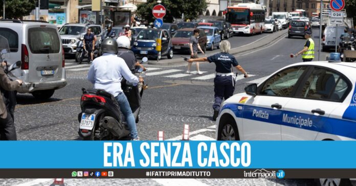 Investe un agente per sfuggire al controllo, un arresto a piazza Dante