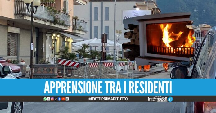 Esplode termocamino in un'abitazione a Castellammare di Stabia, due persone ferite