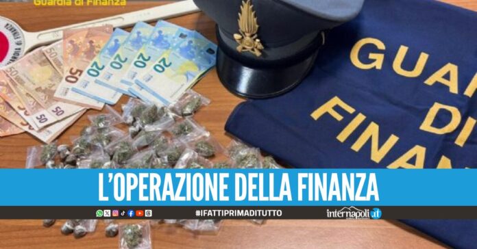 Blitz contro lo spaccio a Castellammare di Stabia, sequestrate 200 dosi di droga