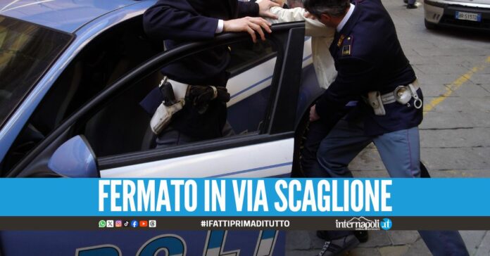 Picchia gli agenti durante il controllo, ricercato arrestato a Chiaiano