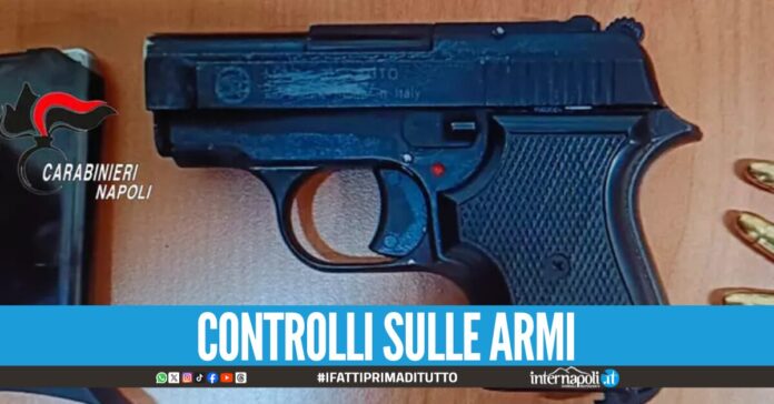 Pistola clandestina nel vano ascensore sequestro nel centro di Napoli