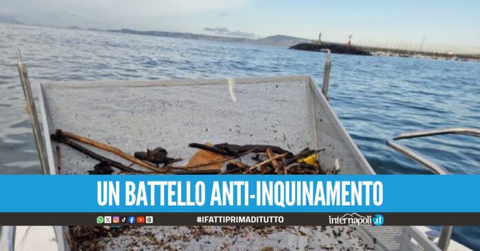 Recuperati in mare 400 kg di rifiuti in 3 mesi l'operazione nel mare di Napoli