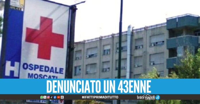 Sfonda a calci la porta del Pronto Soccorso caos al Moscati di Aversa