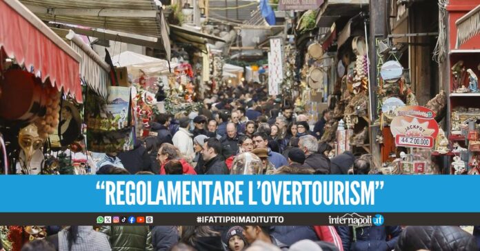 “Ticket di 5 euro per entrare al Centro Storico di Napoli”, la proposta in Consiglio Comunale