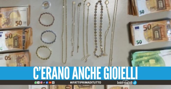 In auto con 60mila euro in contanti, beccati a Napoli