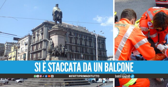 Colpita alla testa da una piastra metallica in piazza Garibaldi, 43enne in prognosi riservata