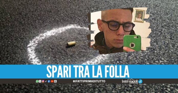 Esplosi decine di colpi di pistola in piazza, muore 19enne a Bari